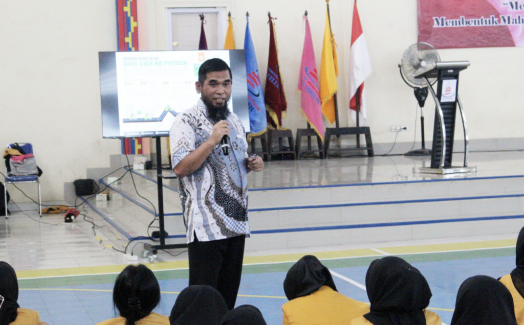 Imam Asrowardi menjadi narasumber di Universitas Mitra Indonesia