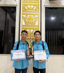 Mahasiswa Teknologi Rekayasa Internet Juara 1 Lomba Ganda Putra Polinela Fair 2024