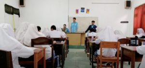 Teknologi Rekayasa Internet Polinela Perkuat Edukasi Keamanan Data di SOSMED Melalui Sosialisasi di SMAN 1 Metro